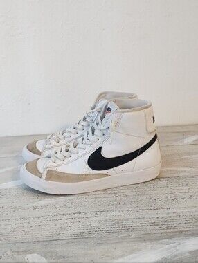 Nike White Youth Blazers (USA Size 5y White Black /UK 4.5  youth